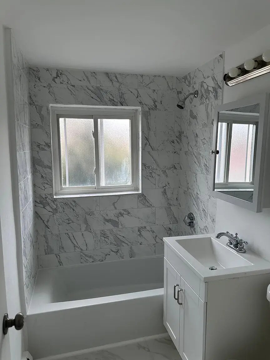 Building Photo - 28 Bryon Rd