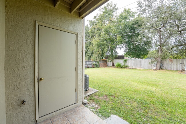 Building Photo - 159 Ivy Ln