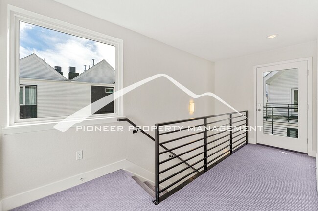 Building Photo - 1182 S Reed St