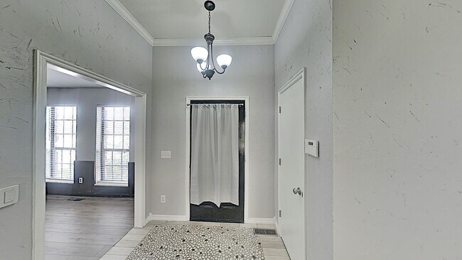 Building Photo - 3 Bedroom 2 Bath Home Conveniently Located in Moore