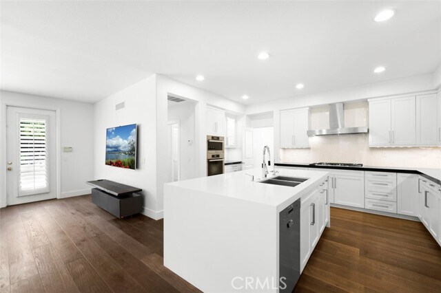 Building Photo - 19 Garnet