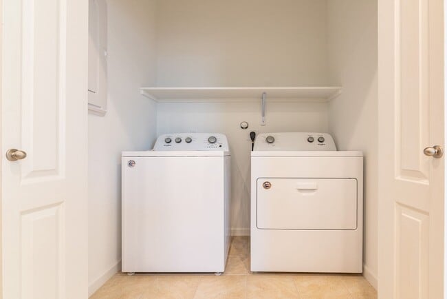 Building Photo - Brand New Pulte Townhouse Available Now