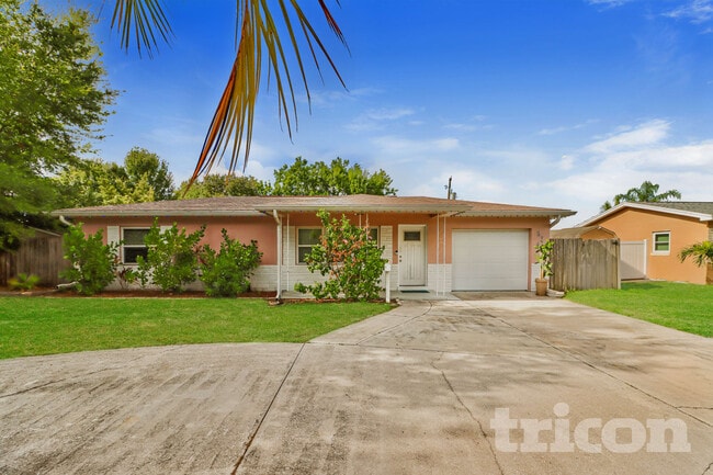 Building Photo - 5360 25th Ave N