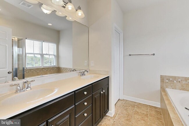 Building Photo - 42626 Beckett Terrace