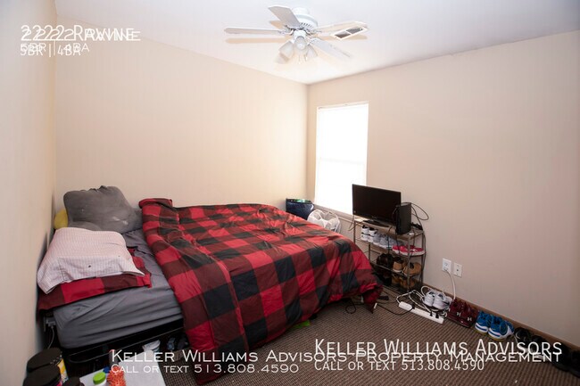 Building Photo - 2222 Ravine-