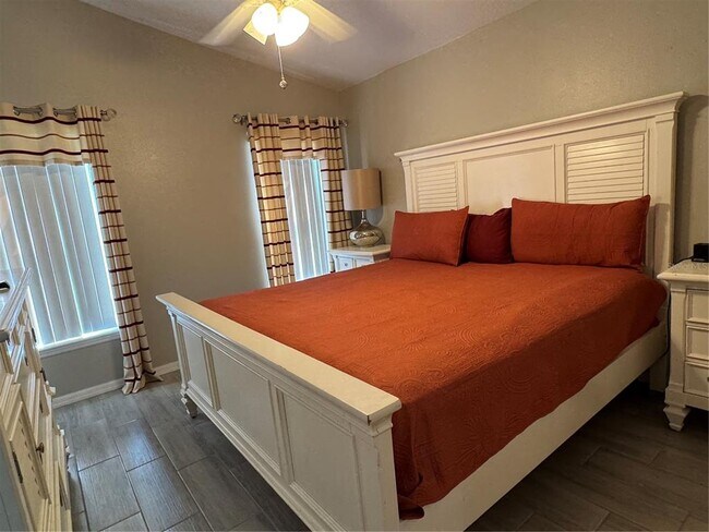 Building Photo - 1126 Sandy Ridge Dr