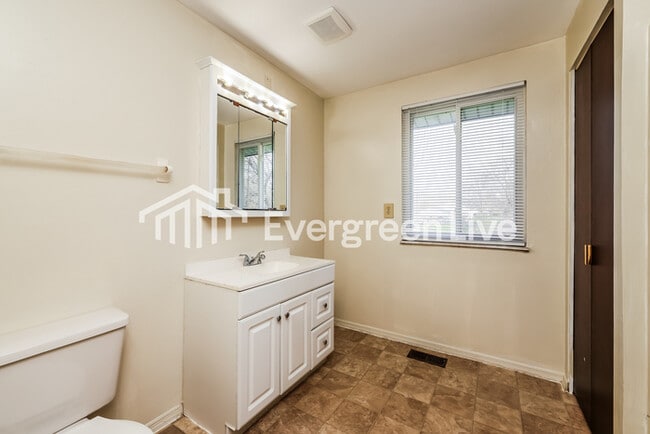 Building Photo - 4743 Taylorsville Rd