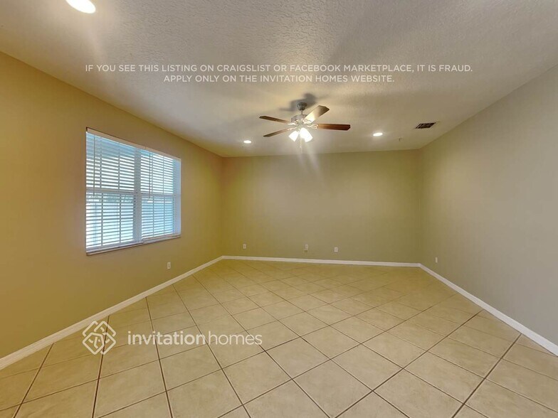 Building Photo - 9730 Moss Rose Way