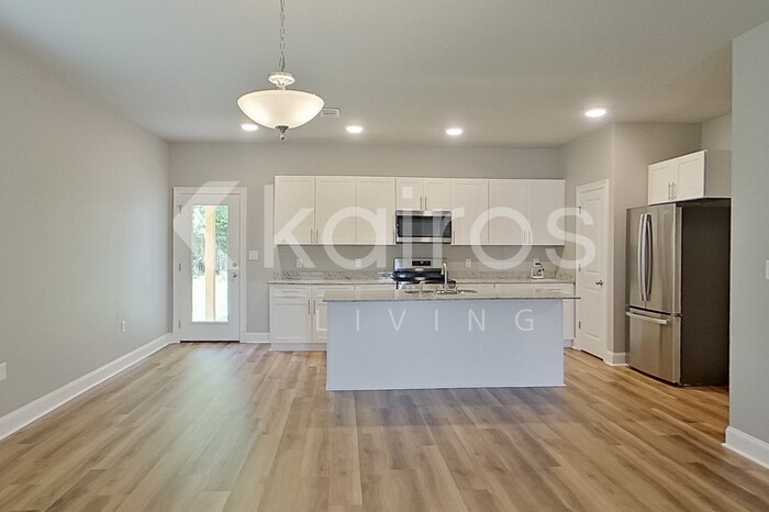 Building Photo - 22871 Balsam Dr