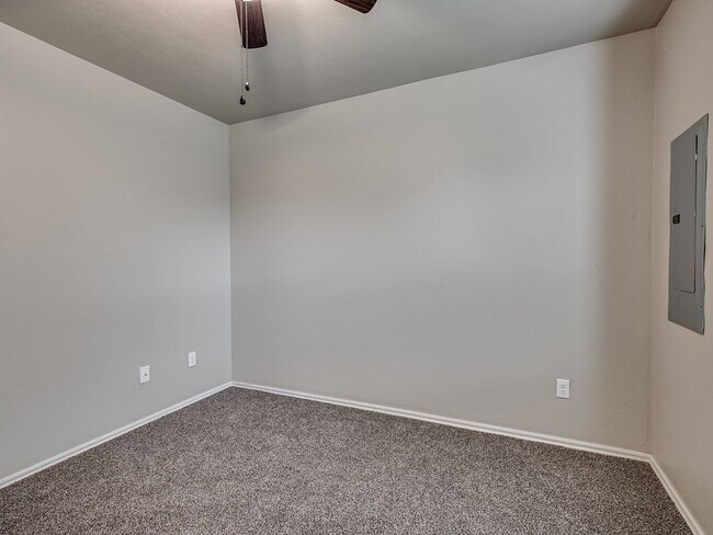 Building Photo - 8921 SW 55th St