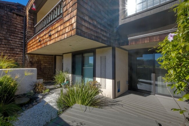 Building Photo - 2239 Del Mar Scenic Pkwy