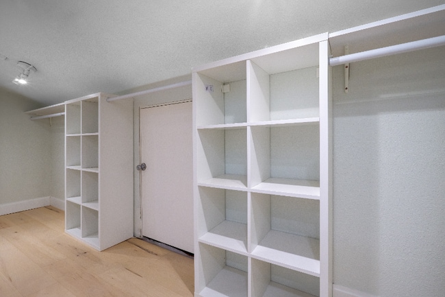 Building Photo - 1509 S Bay Villa Pl