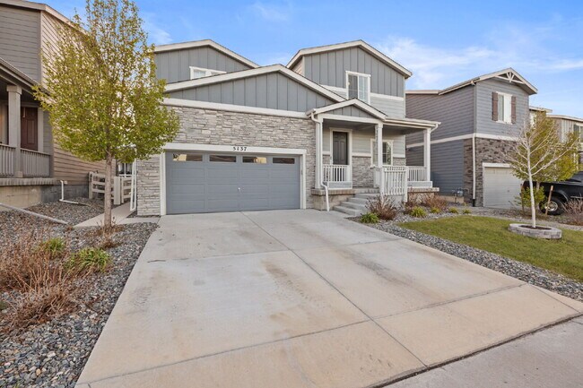 Building Photo - Beautiful 4-Bedroom Home on Blue Lunar Lan...
