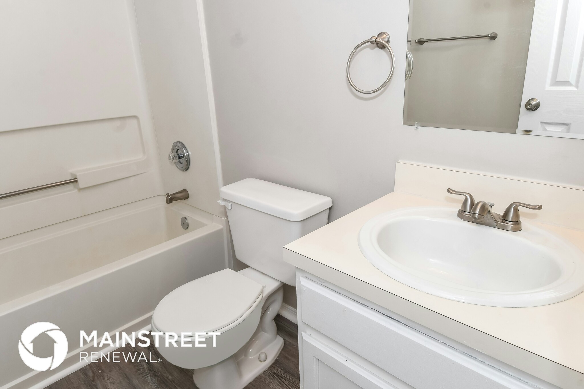 Building Photo - 627 Staffordshire Dr