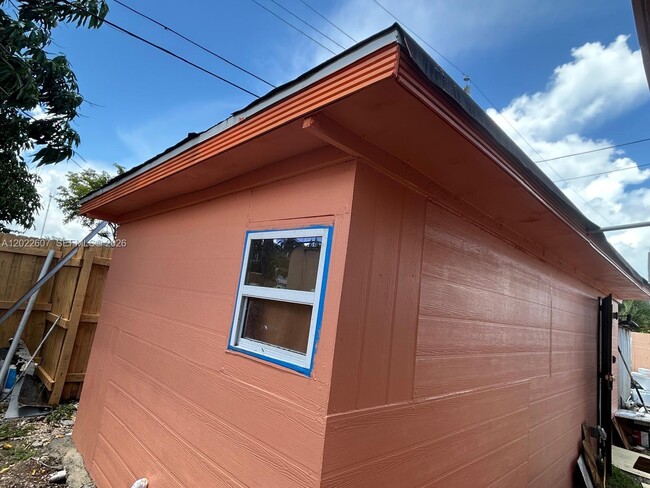Building Photo - 115 NW 193rd St
