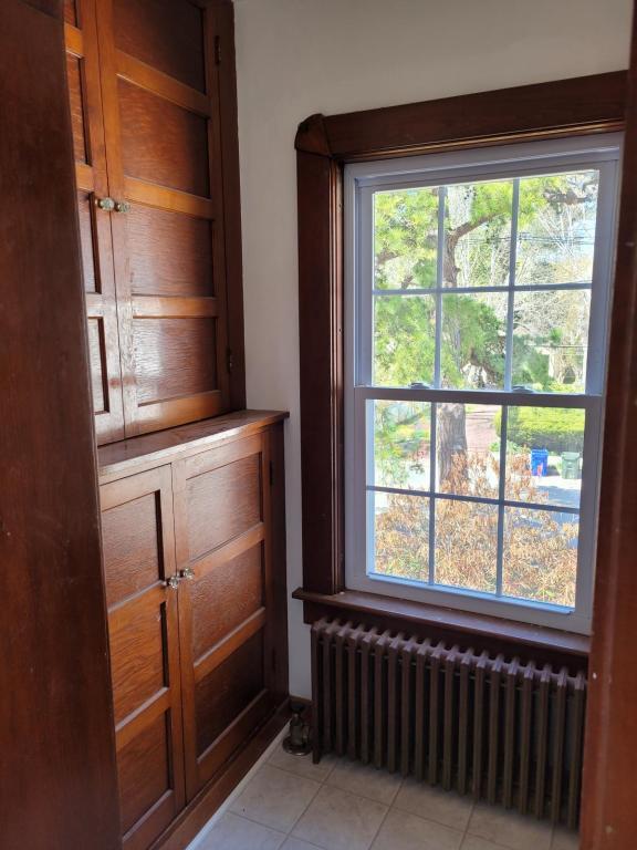 Building Photo - 2060 Elm St