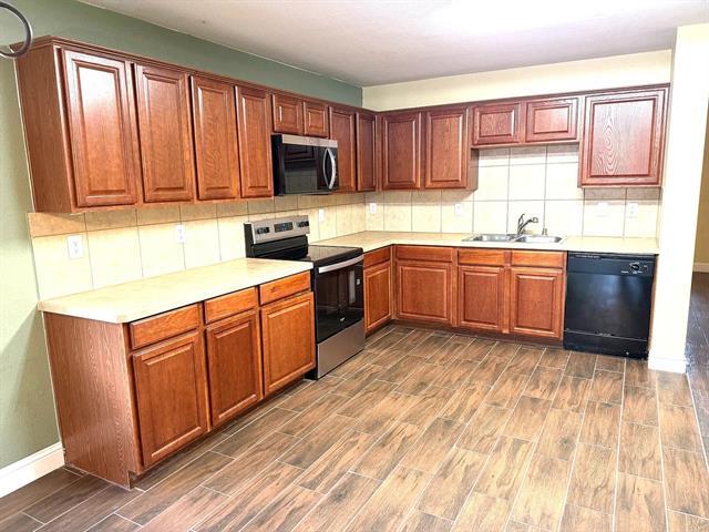 Building Photo - 13042 Barbarosa Dr