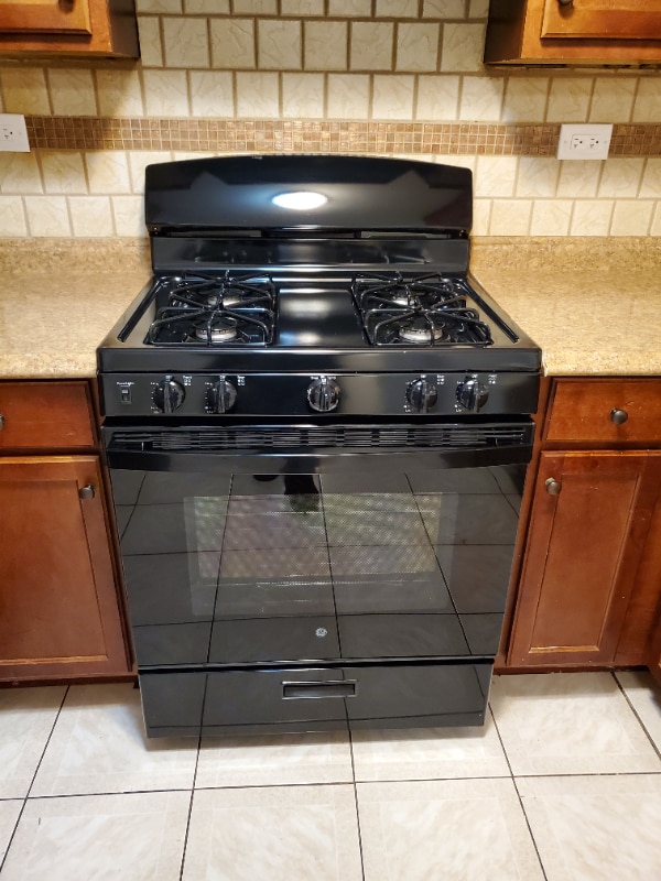 Building Photo - 6440 W Montrose Ave