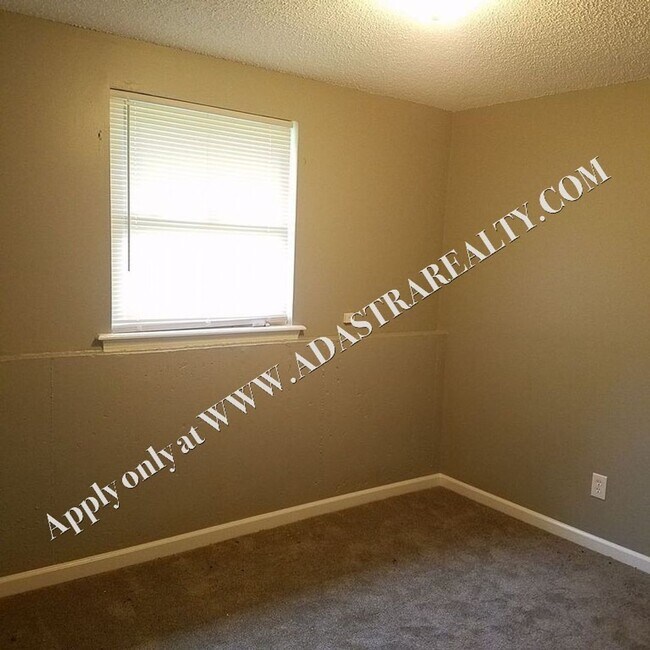 Building Photo - Gorgeous 3 Bedroom Duplex in Olathe-Availa...