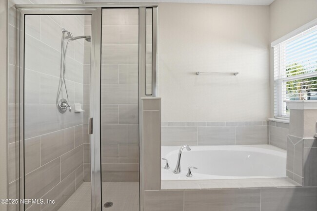 Building Photo - 1762 Amberly Dr