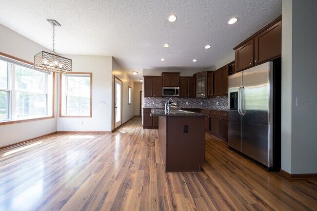 Building Photo - 15515 59th Pl N