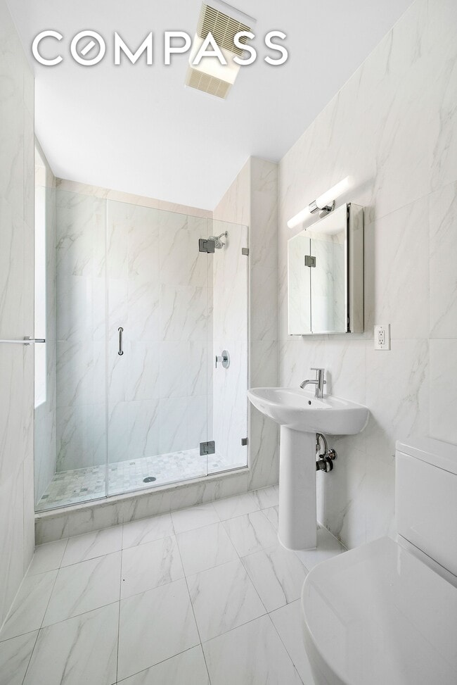 Building Photo - Harlem Penthouse for rent!