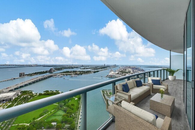 Building Photo - 888 Biscayne Blvd