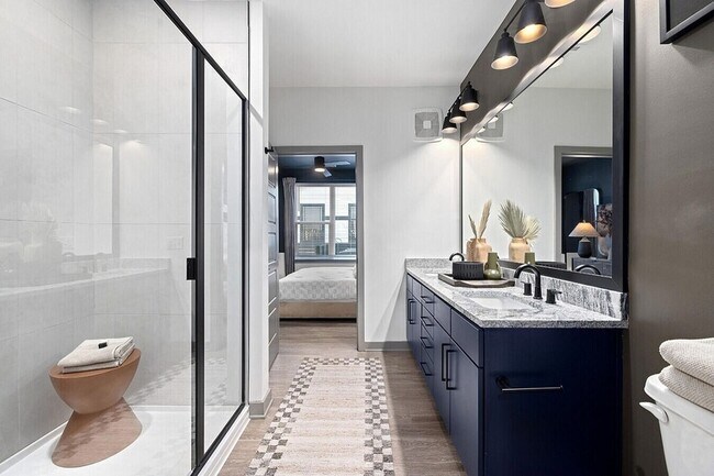 Building Photo - 3812 W Montague Ave