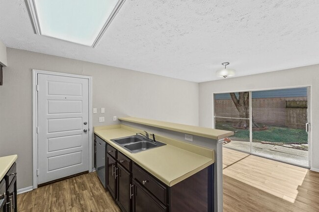 Building Photo - 16723 Quiet Trail Dr