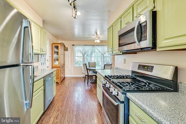 Building Photo - 806 Hope Ct