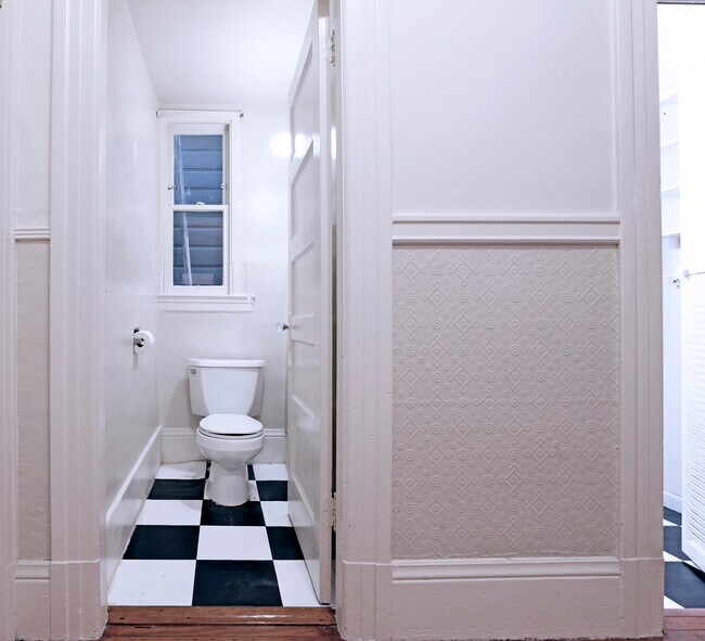 Building Photo - 84a Sanchez St