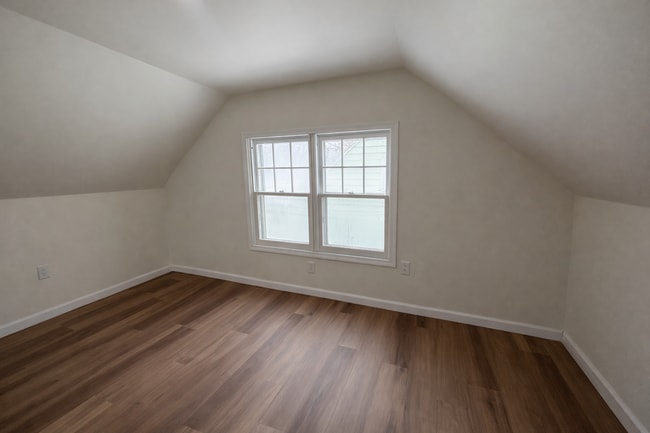 Building Photo - Updated 3BR Home with Garage and Fenced Yard