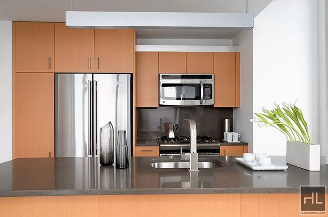 Building Photo - SPRUCE STREET