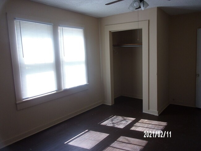Building Photo - 2 Bedroom Apartment