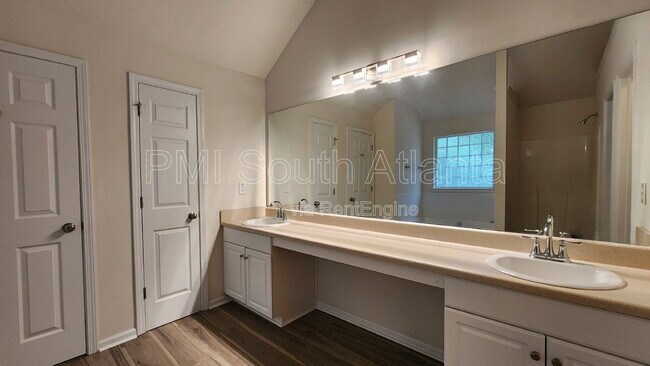 Building Photo - 122 Brenleigh Park Dr