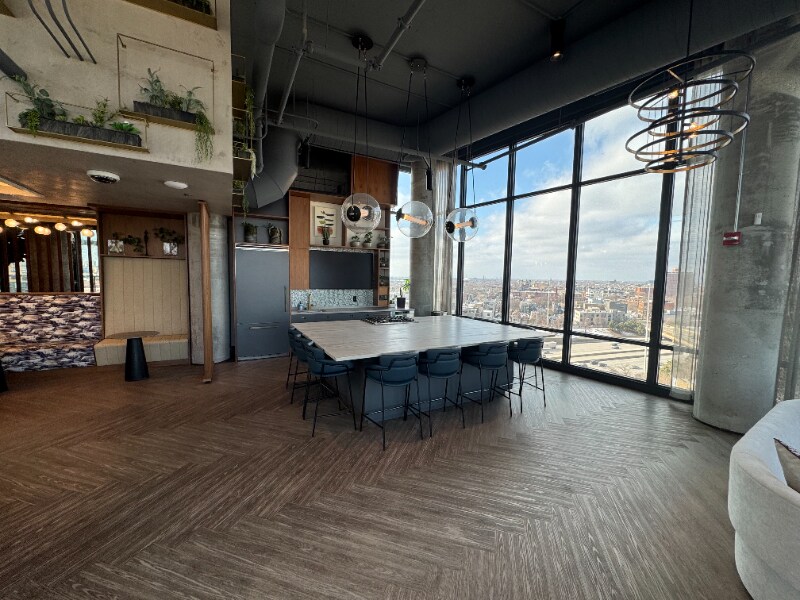 Building Photo - 736 N Aberdeen St