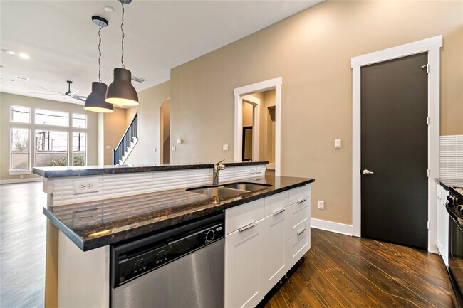 Building Photo - 3419 Gillespie St