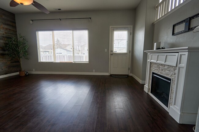 Building Photo - Beautiful Home on Trenton for Rent!