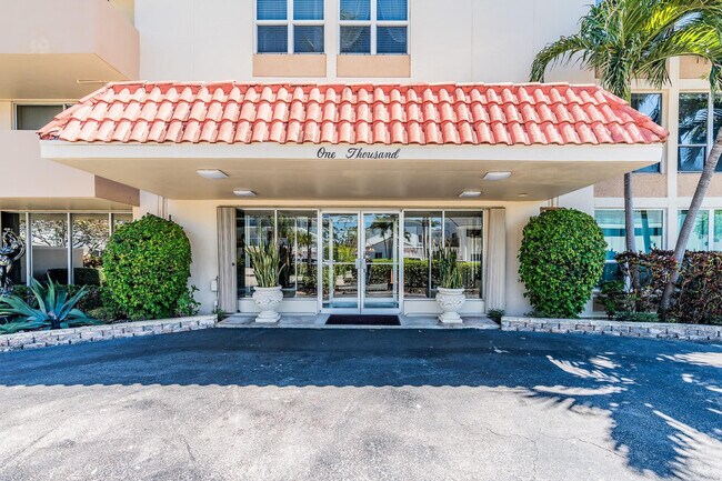 Building Photo - 1000 Spanish River Rd