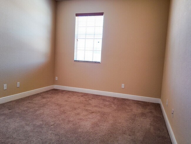 Building Photo - 3 Bedroom 2.5 Bath Single Family home in V...