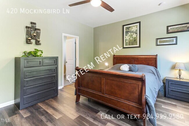Building Photo - 420 Mockingbird Ln