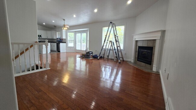 Building Photo - 6911 Hunter Dawn Way