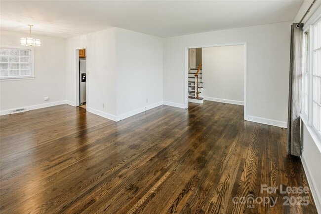 Building Photo - 7029 Yorktowne Dr