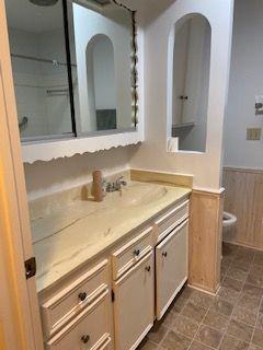 Building Photo - 817 Kenwood Dr