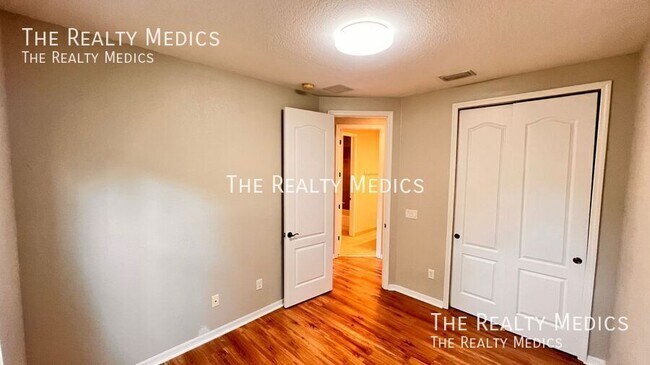 Building Photo - 1900 Garden Sage Dr