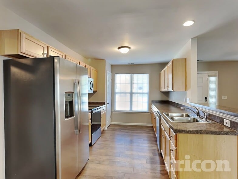 Building Photo - 224 Barnevelder Dr