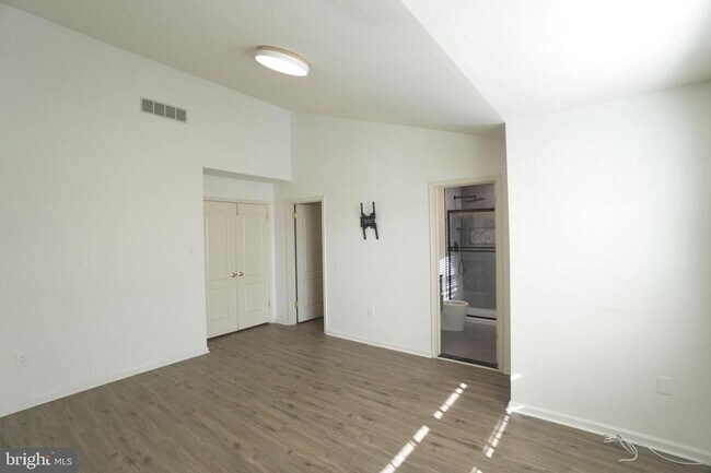 Building Photo - 1803 Harvard Dr