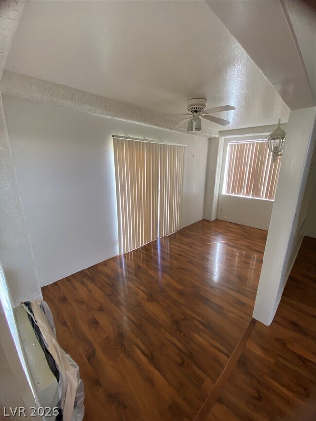 Building Photo - 9012 Starmount Dr