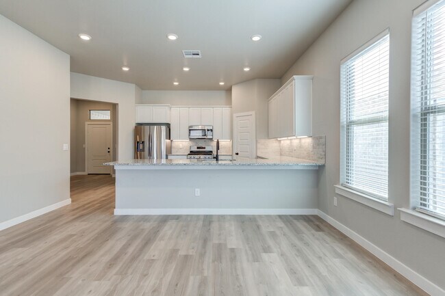 Building Photo - 1614 141st St