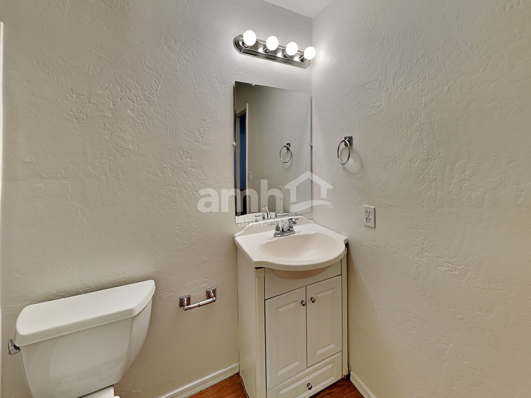 Building Photo - 539 S Apache Dr